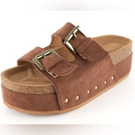 Heelchic platform sandles. Wooden chunky 7.5